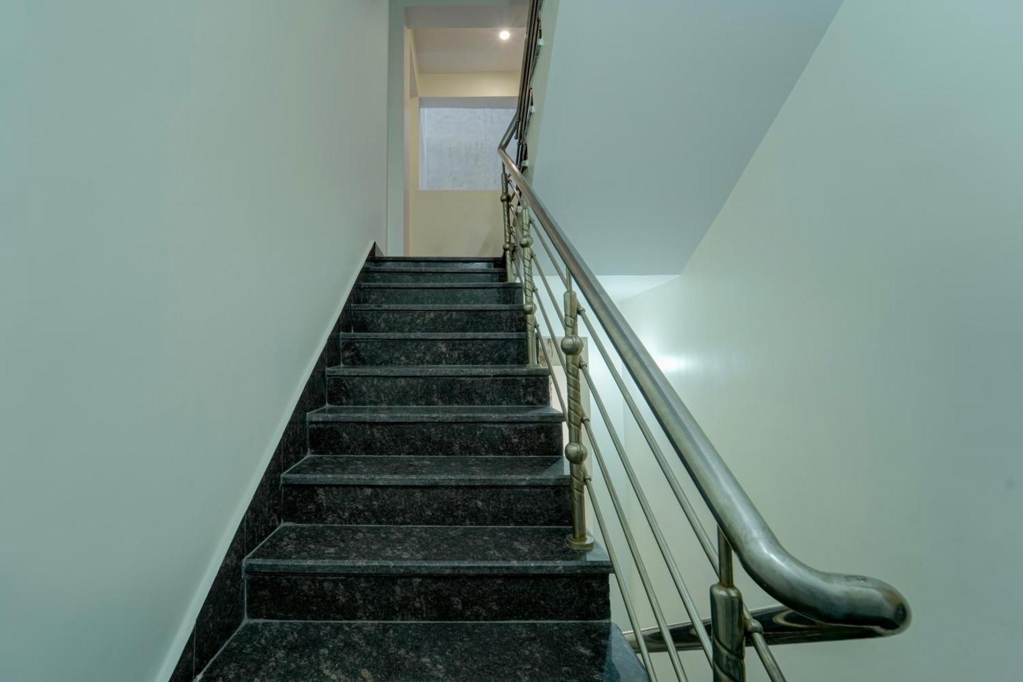 Super Hotel O M. S. Inn Patna  Ngoại thất bức ảnh